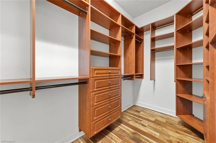 Spacious California closet custom built-ins