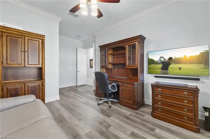 Office/Den or a 5th bedroom