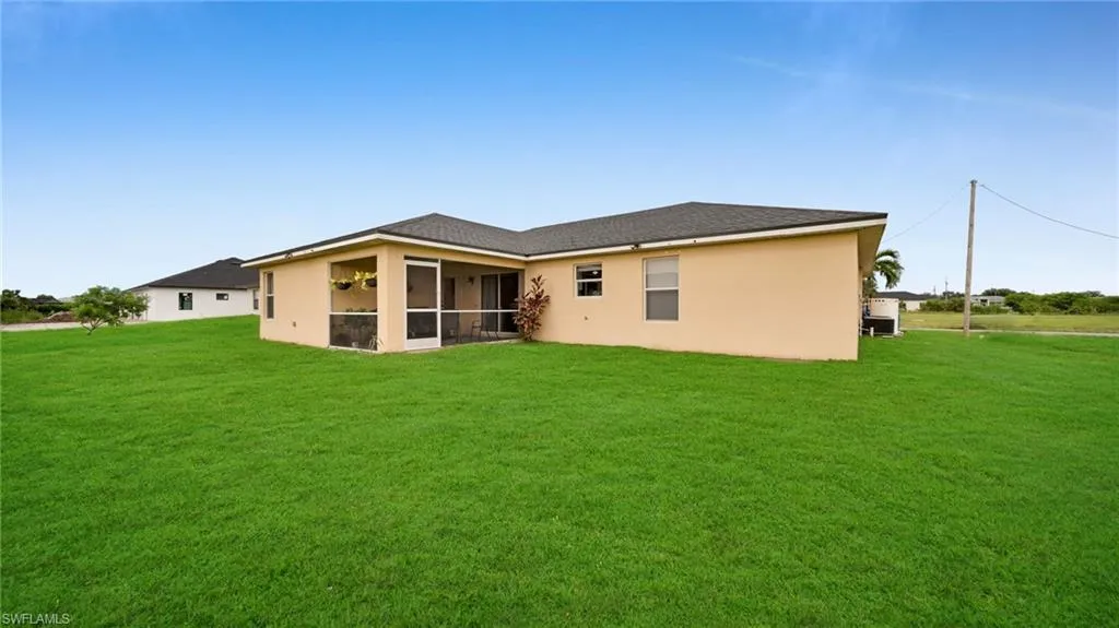 926 5th PL, Cape Coral, FL 33909,2025000333