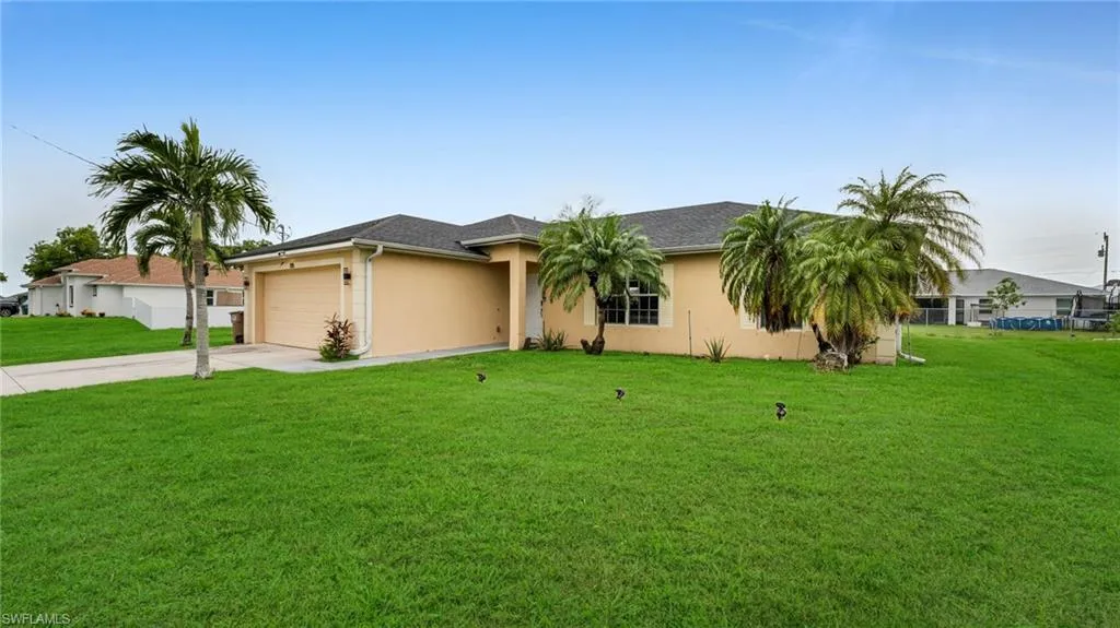 926 5th PL, Cape Coral, FL 33909,2025000333