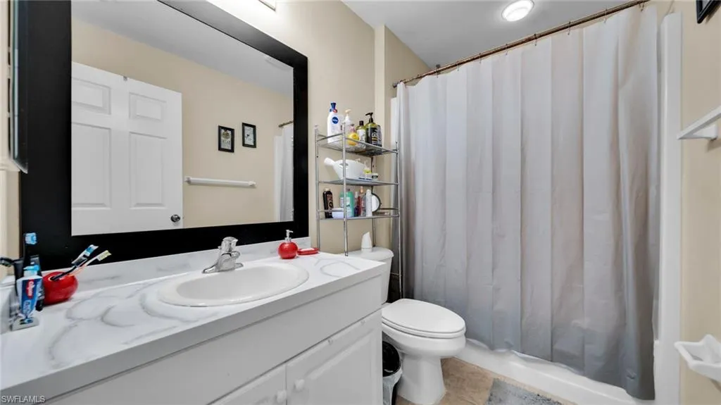 926 5th PL, Cape Coral, FL 33909,2025000333