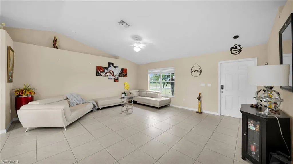926 5th PL, Cape Coral, FL 33909,2025000333