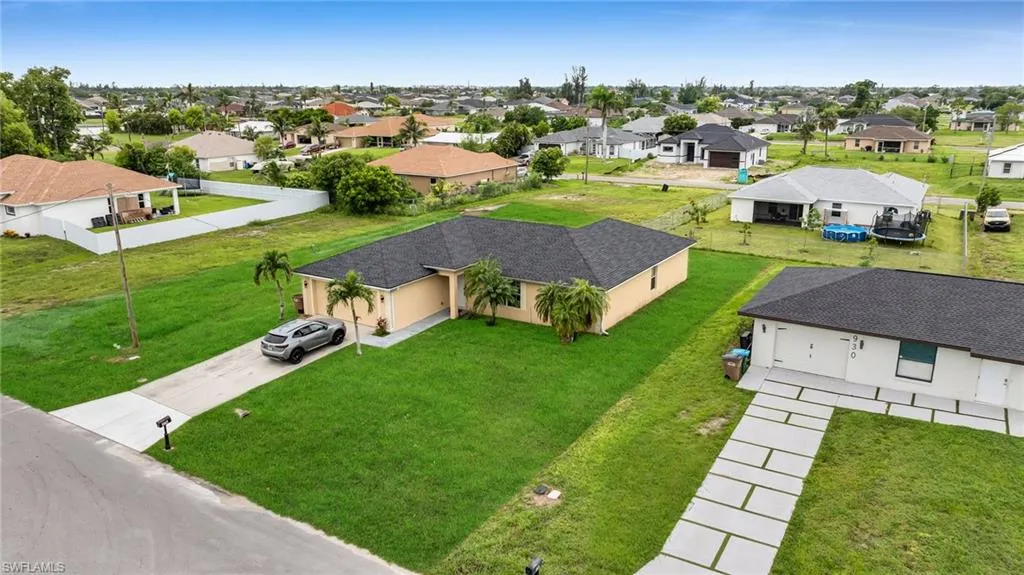 926 5th PL, Cape Coral, FL 33909,2025000333