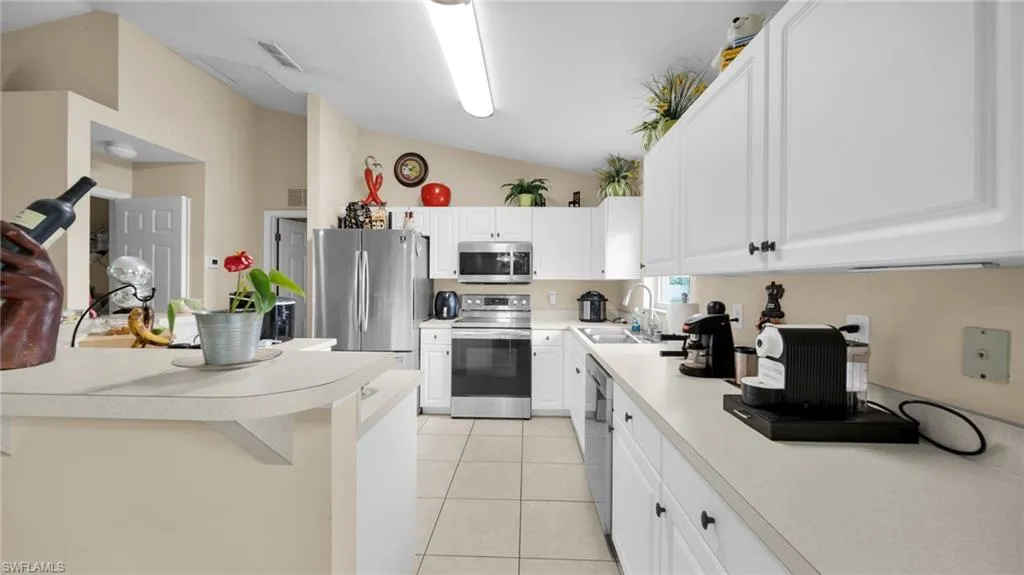 926 5th PL, Cape Coral, FL 33909,2025000333