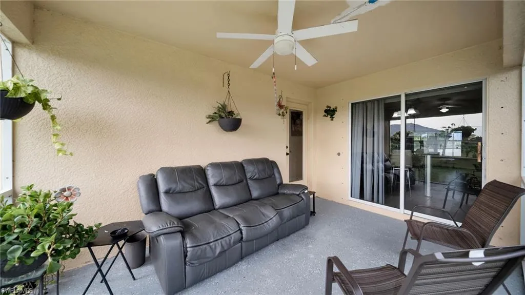 926 5th PL, Cape Coral, FL 33909,2025000333