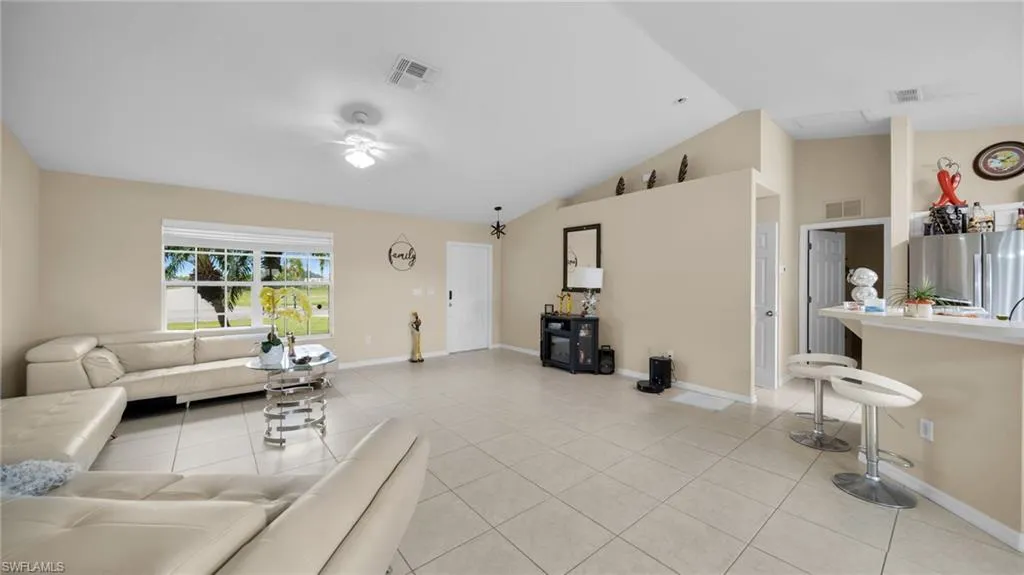 926 5th PL, Cape Coral, FL 33909,2025000333