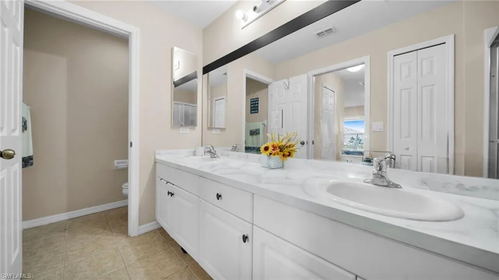 926 5th PL, Cape Coral, FL 33909,2025000333