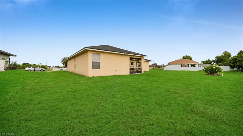 926 5th PL, Cape Coral, FL 33909,2025000333
