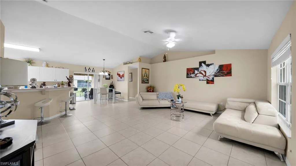 926 5th PL, Cape Coral, FL 33909,2025000333