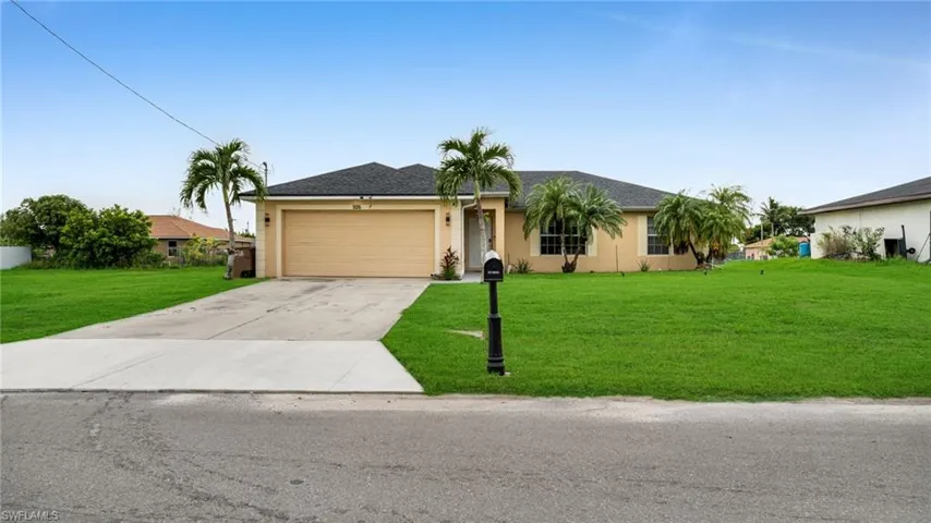 926 5th PL, Cape Coral, FL 33909,2025000333