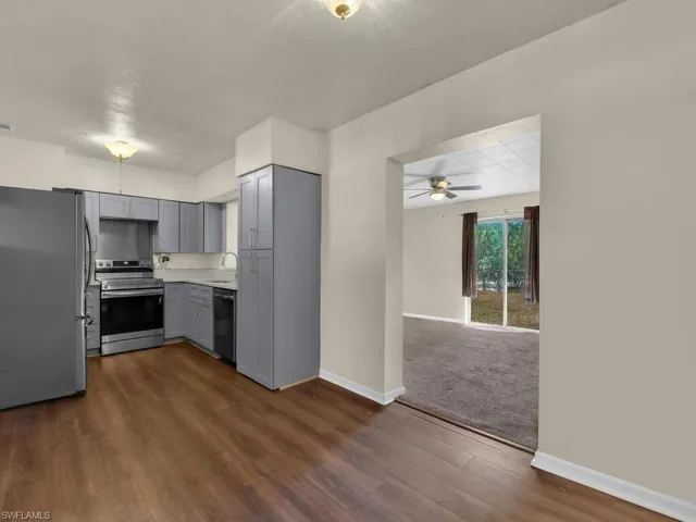 Kitchen & Breakfast Nook
