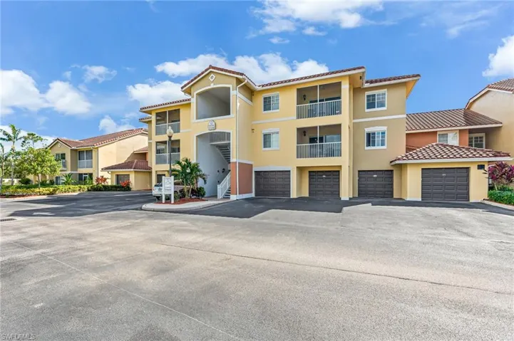 13180 Bella Casa Cir 379, Fort Myers, Florida 33966