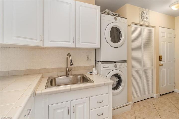 274  George SE RD, PORT CHARLOTTE, FL 33952
