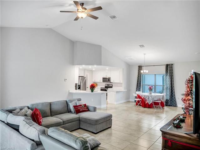 818 Leroy AVE, LEHIGH ACRES FL 33972