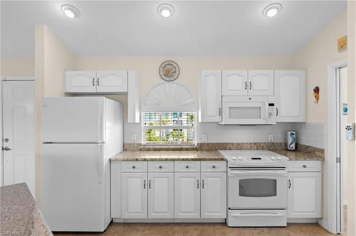 Bright open kitchen -Virtually enhanced