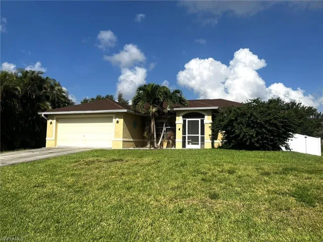 2136 Nw 22nd Pl, Cape Coral, Florida 33993