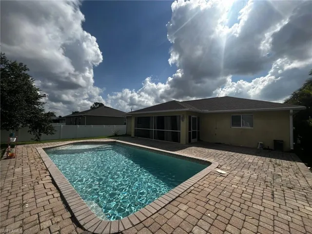 2136 Nw 22nd Pl, Cape Coral, Florida 33993