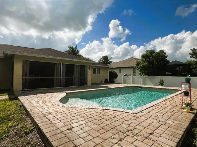2136 Nw 22nd Pl, Cape Coral, Florida 33993