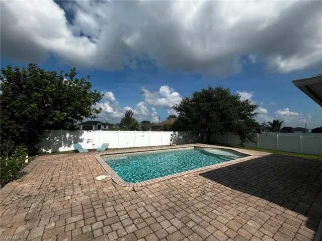 2136 Nw 22nd Pl, Cape Coral, Florida 33993