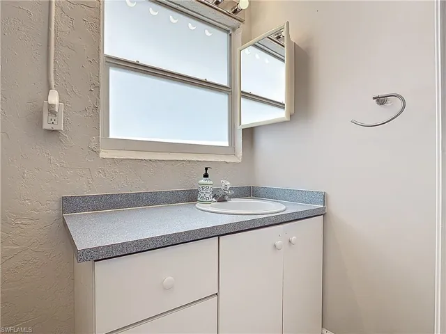 5351 Chippendale Cir E, Fort Myers, Florida 33919