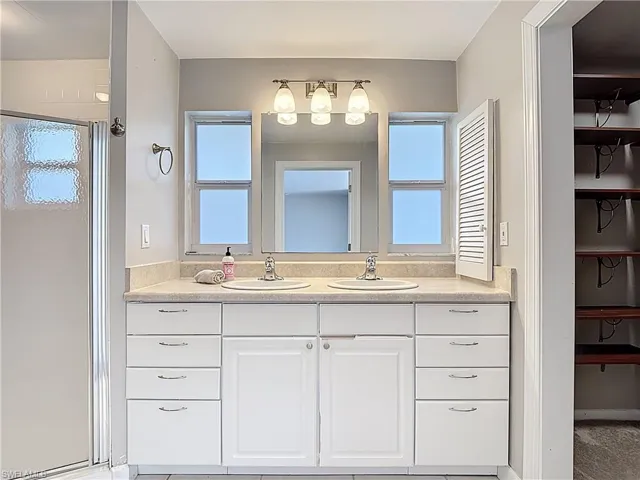 5351 Chippendale Cir E, Fort Myers, Florida 33919