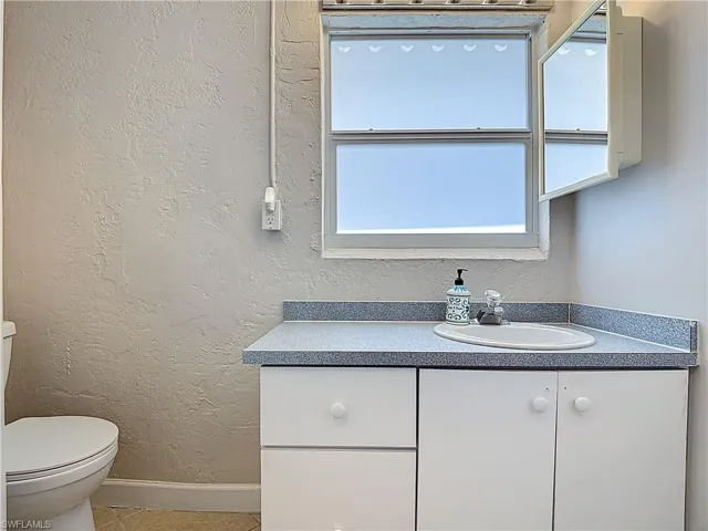 5351 Chippendale Cir E, Fort Myers, Florida 33919