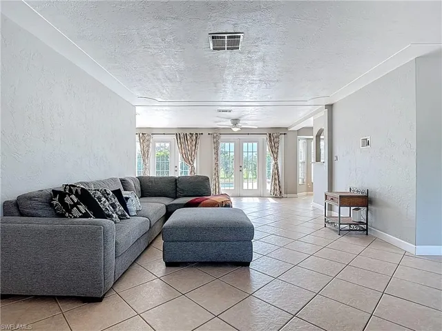 5351 Chippendale Cir E, Fort Myers, Florida 33919