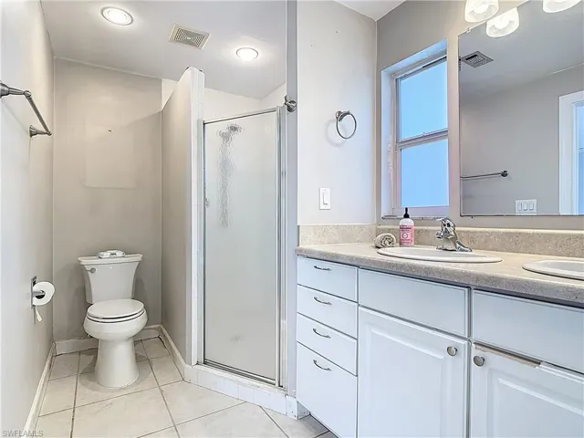 5351 Chippendale Cir E, Fort Myers, Florida 33919