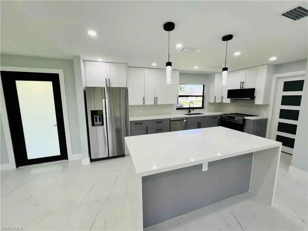 235 44th ST, Cape Coral, FL 33904,2025000424
