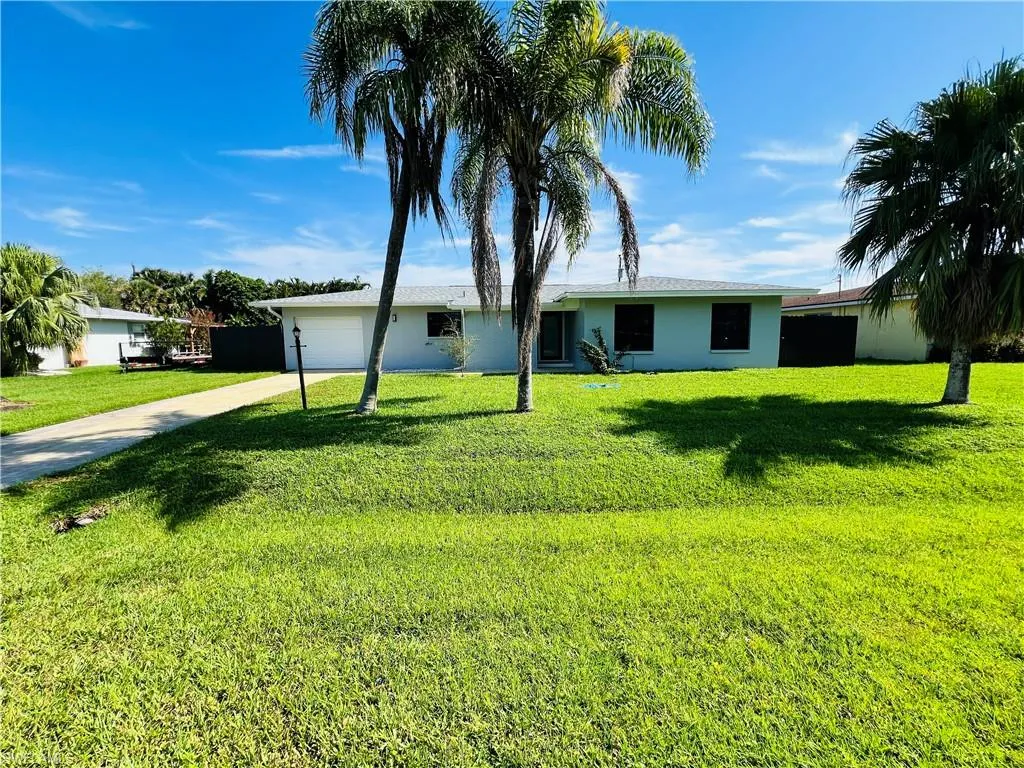 235 44th ST, Cape Coral, FL 33904,2025000424