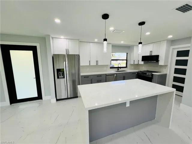 235 44th ST, Cape Coral, FL 33904,2025000424
