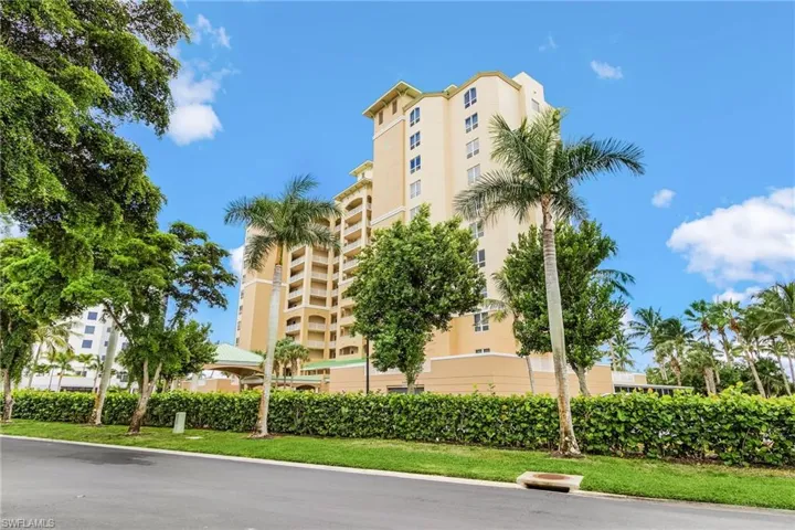 View of apartment building / complex