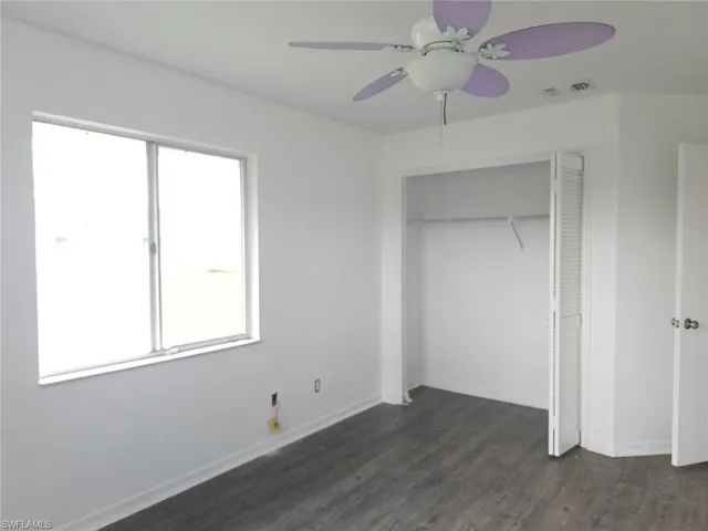 561 Foxcreek Dr, Lehigh Acres, Florida 33974