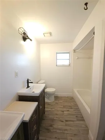 561 Foxcreek Dr, Lehigh Acres, Florida 33974