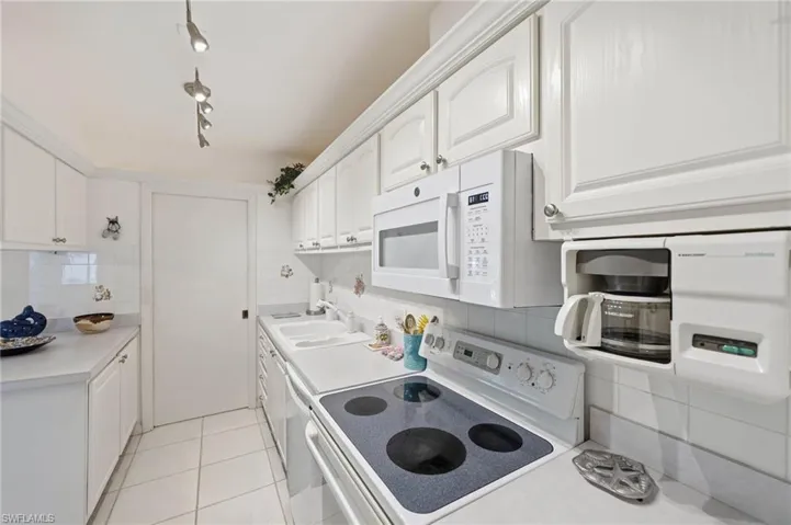 788 Park Shore Dr H39, Naples, Florida 34103