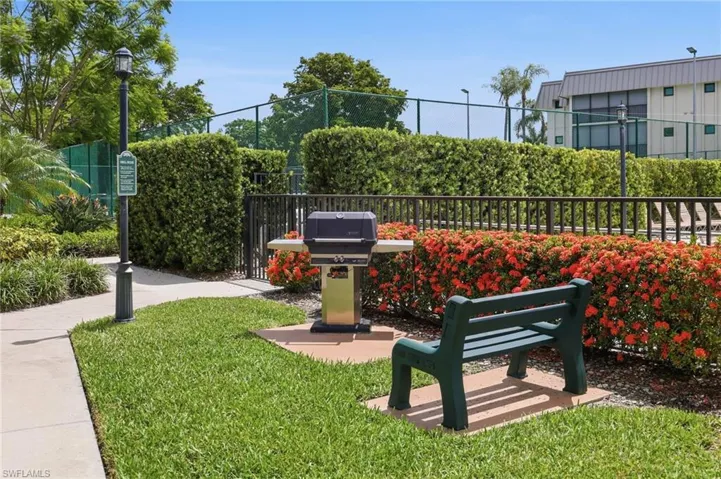 788 Park Shore Dr H39, Naples, Florida 34103