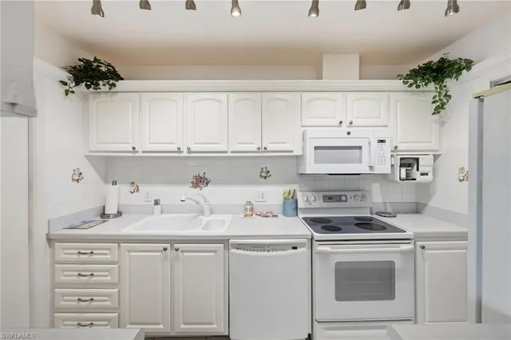 788 Park Shore Dr H39, Naples, Florida 34103