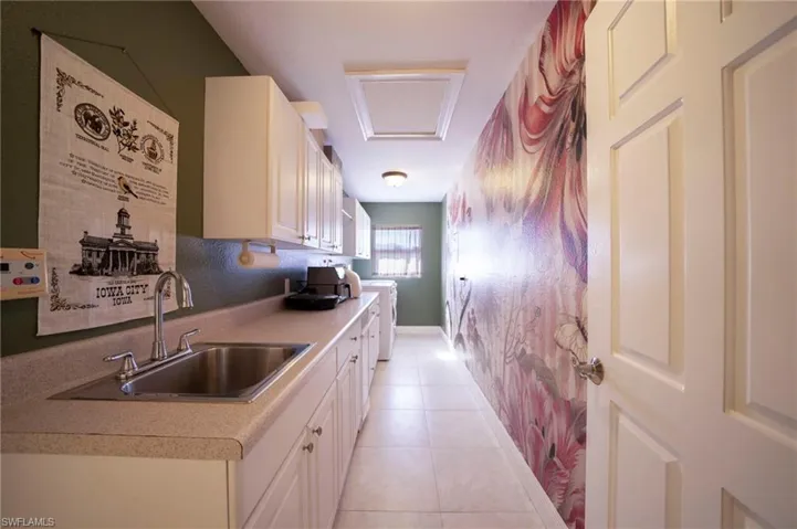 sink and built-in hamper