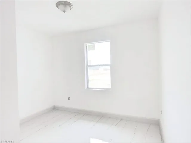 Unfurnished rCancelDelete CheckedClear Checked DescriptionsCertify and Saveoom with light hardwood / wood-style flooring
