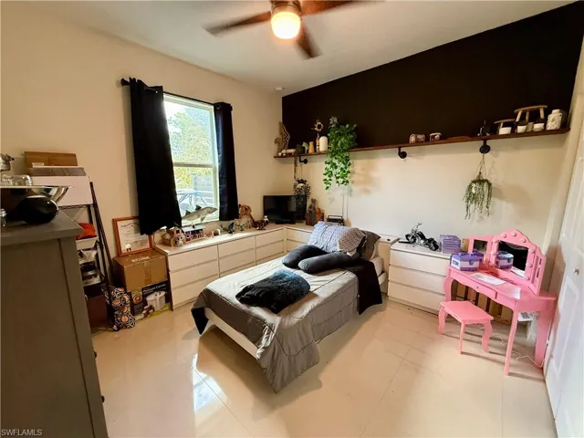Bedroom with ceiling fan