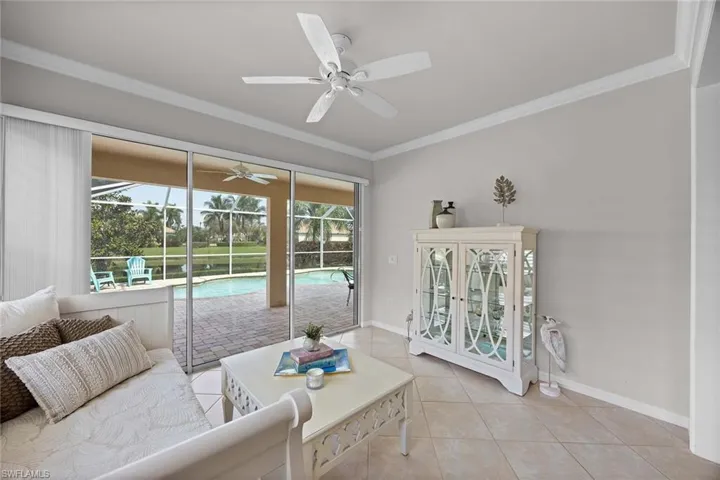 8590  Veronawalk  CIR, Naples, FL 34114