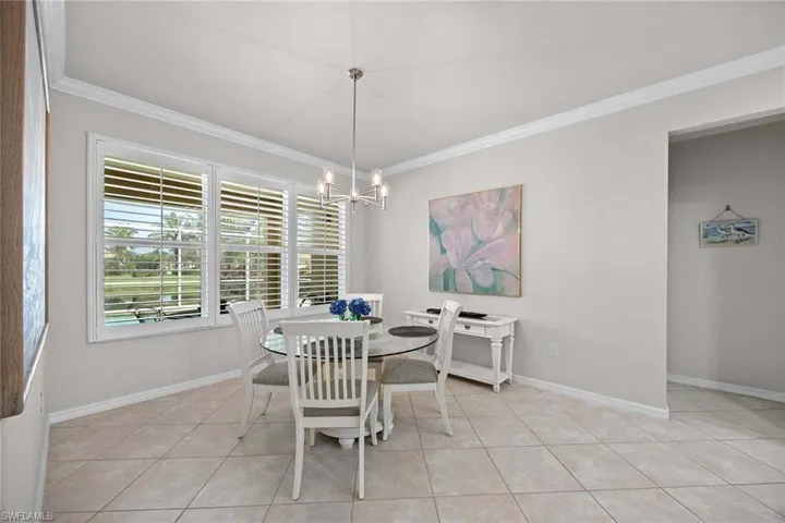 8590  Veronawalk  CIR, Naples, FL 34114