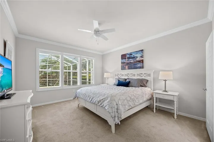 8590  Veronawalk  CIR, Naples, FL 34114