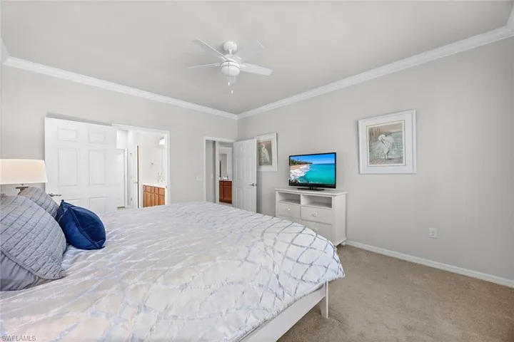 8590  Veronawalk  CIR, Naples, FL 34114