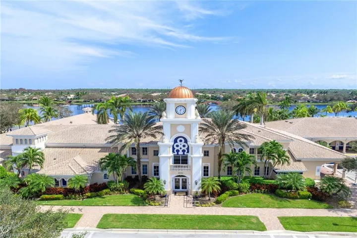 8590  Veronawalk  CIR, Naples, FL 34114