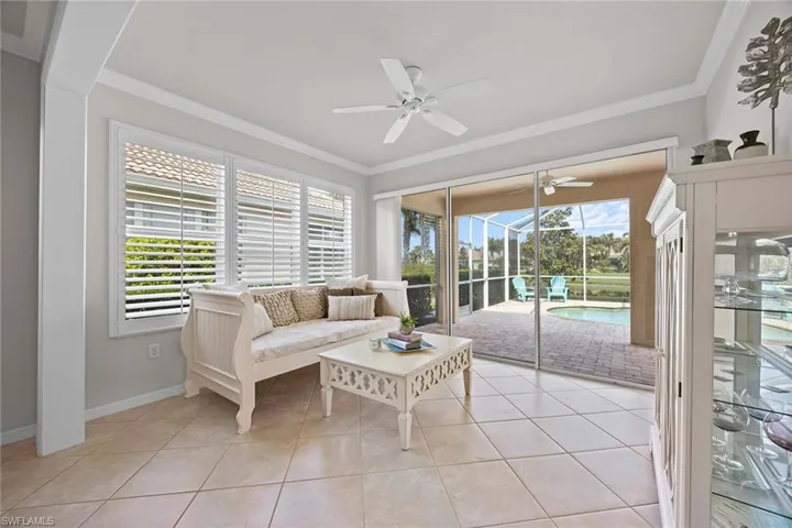 8590  Veronawalk  CIR, Naples, FL 34114