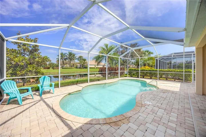 8590  Veronawalk  CIR, Naples, FL 34114