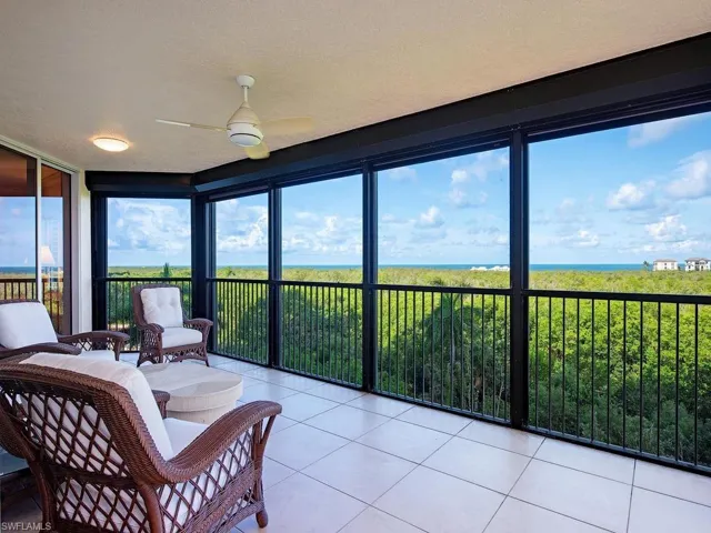 7425 Pelican Bay Blvd 506, Naples, Florida 34108