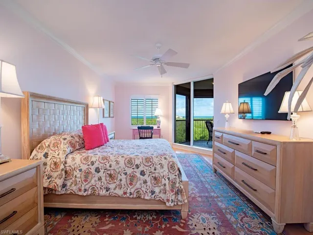 7425 Pelican Bay Blvd 506, Naples, Florida 34108
