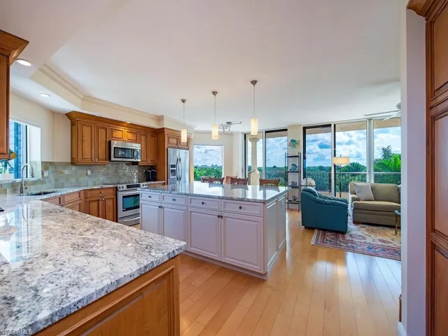 7425 Pelican Bay Blvd 506, Naples, Florida 34108